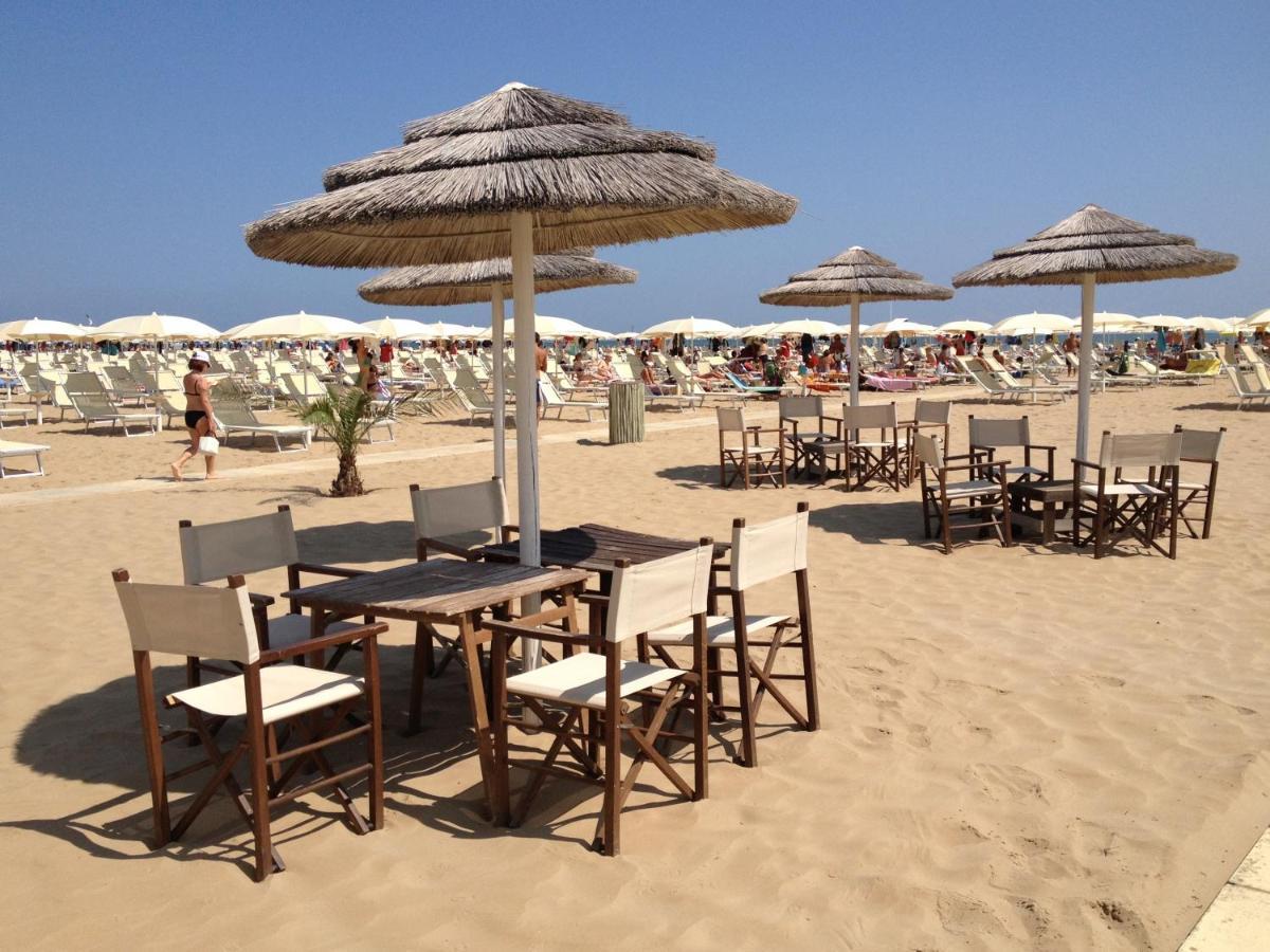 Hotel Castellani Rimini Exterior photo